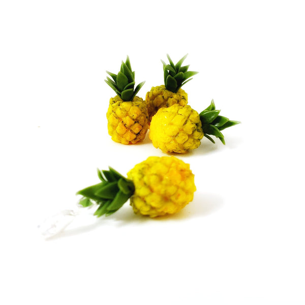 Miniature Pineapple Charm, stitch markers